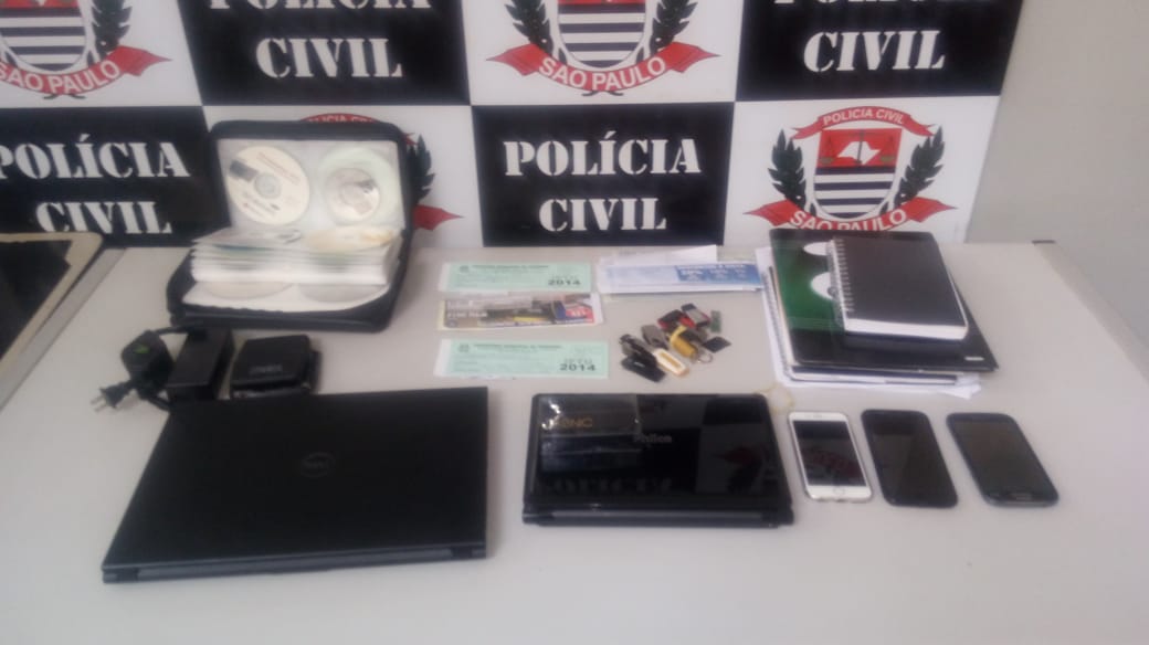 B8FFE57E-E1D1-441F-A19C-68DEDC0BA75E