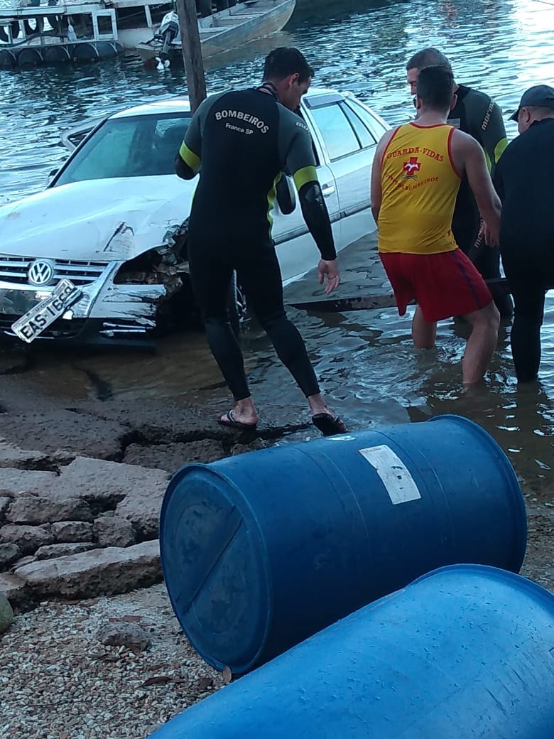 AC6D9C8D-780D-4FBB-A407-C258D1C2310B