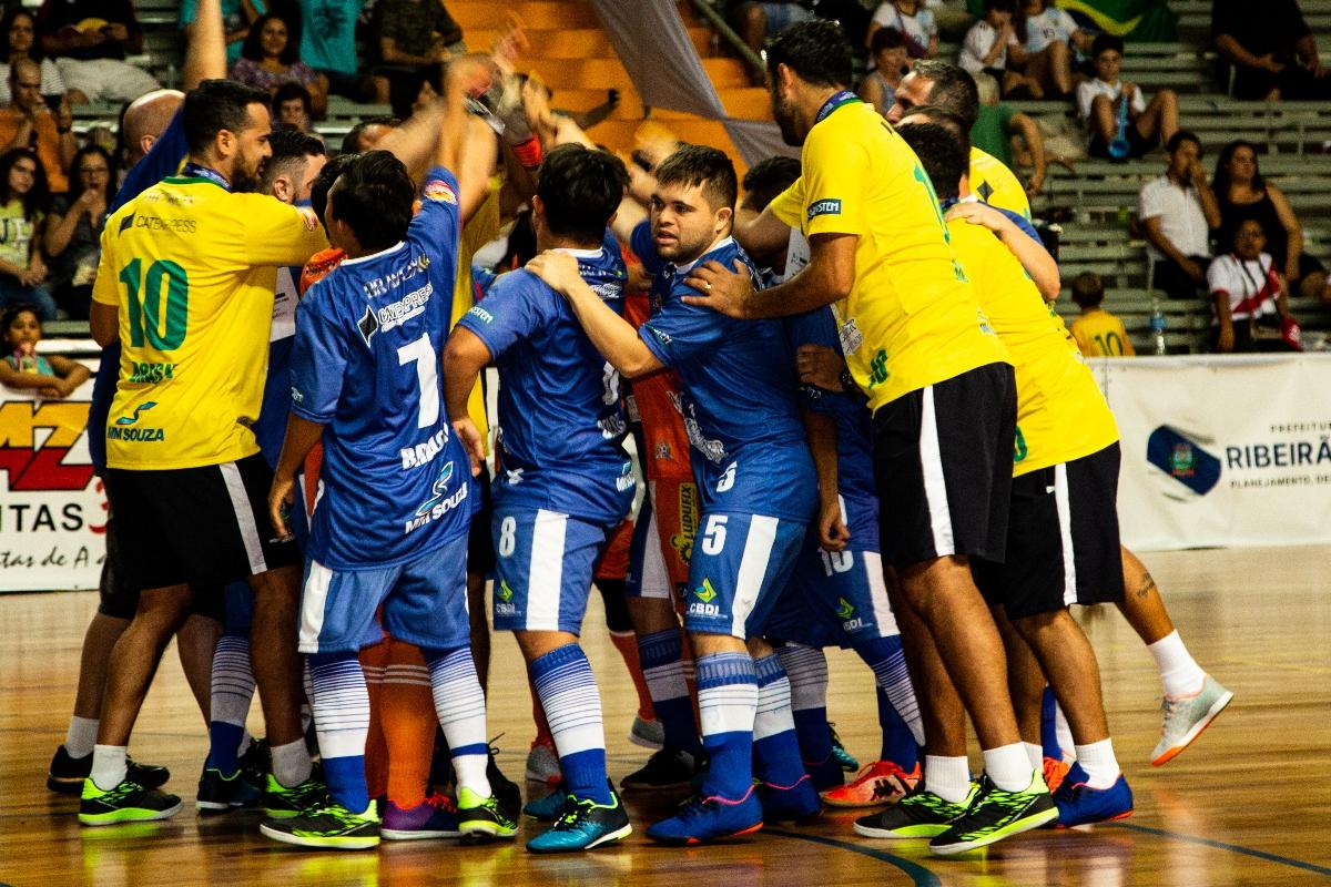 O melhor jogador de futsal down no mundo é brasileiro