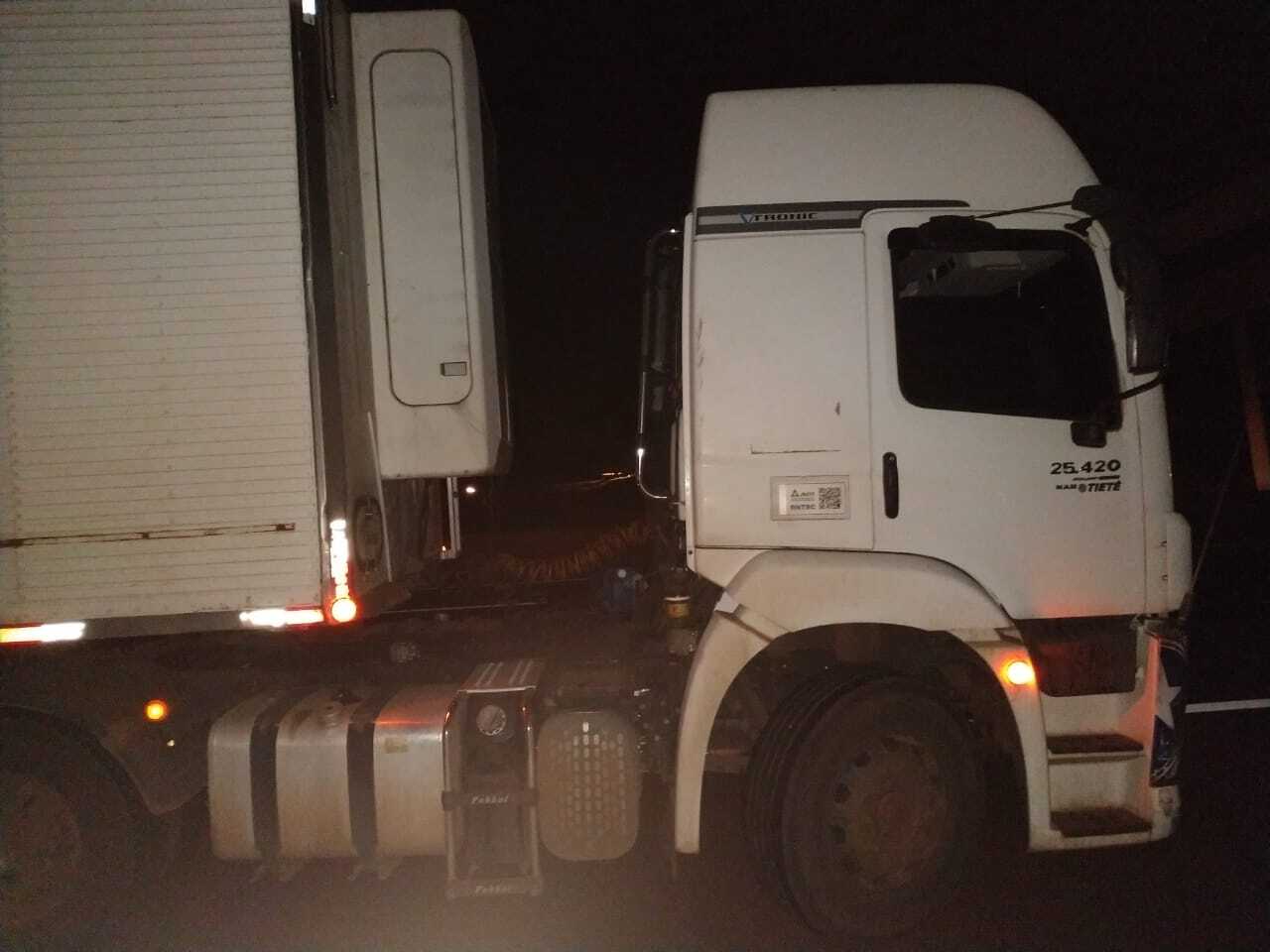 Motorista morre depois de ser atropelado pelo próprio caminhão