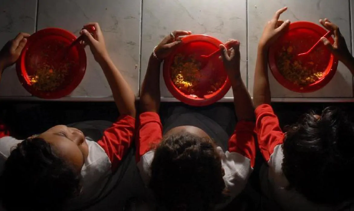Paraíba amplia isenção de ICMS para alimentos destinados à merenda escolar