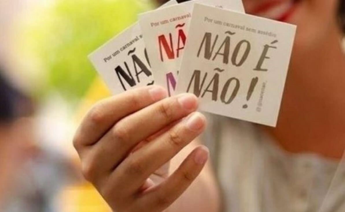 Auxiliar denuncia cozinheiro por importunação sexual