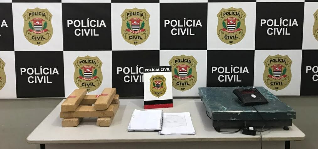 tijolos maconha transportadora