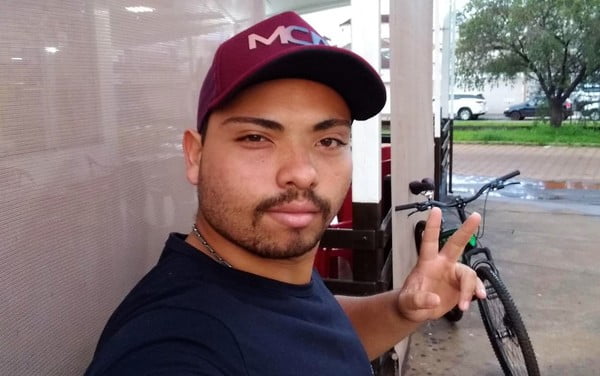 858E645E-D8A9-4D17-B605-362261CCF54B