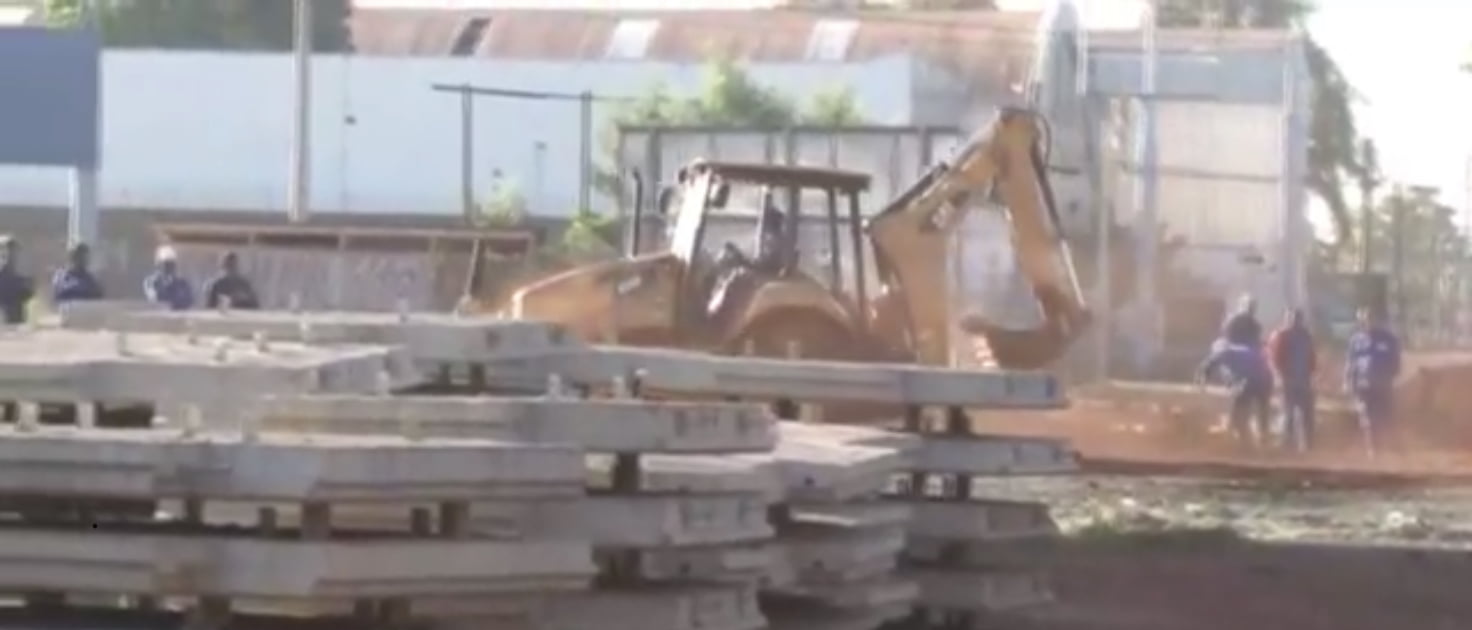 94410A2B-8ACC-4F4E-A1E7-71A19A5EBCD8