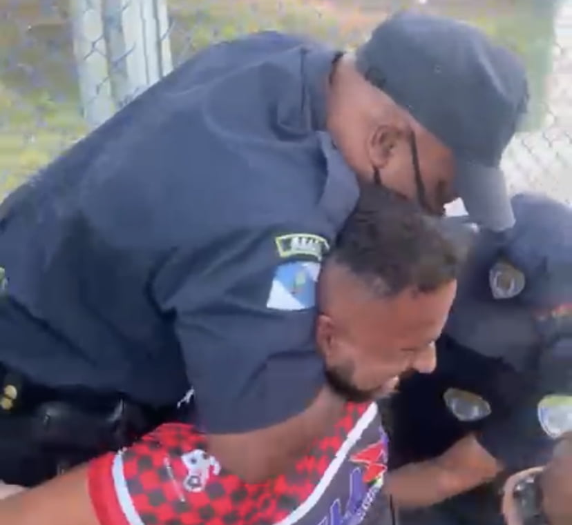 AC54B8A0-F71B-46F3-A3FC-CF982DABE7A2