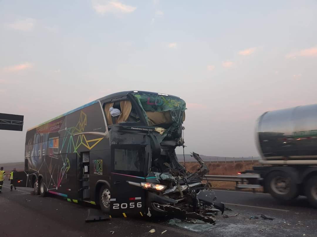 Motorista Morre E Passageiro Fica Em Estado Grave Após Batida Entre