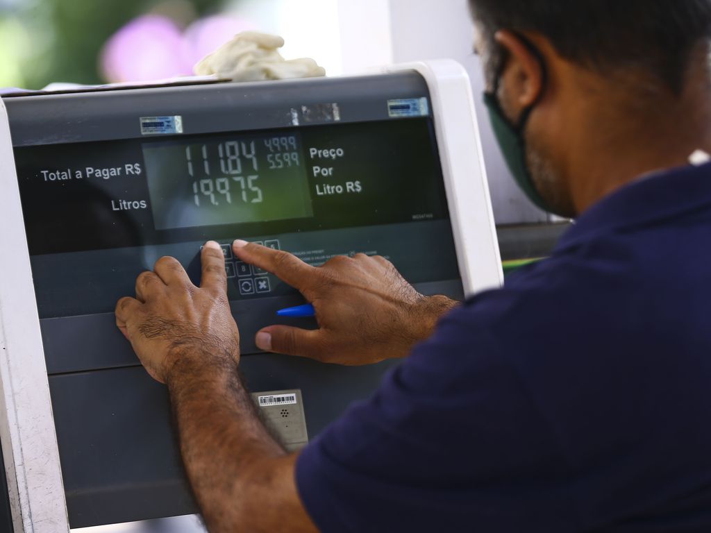 fiscalizacao-postos-de-combustivel_mcamgo_abr_150320211818-28