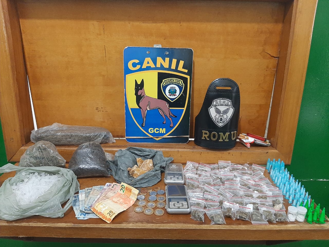 Motorista de aplicativo descobre que encomenda era droga