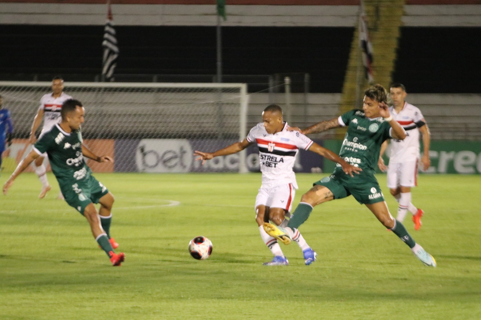 Botafogo recebe o Guarani para confirmar, matematicamente, que está livre do rebaixamento