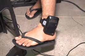 Tornozeleira Vítima é salva depois que tornozeleira avisa a proximidade do agressor