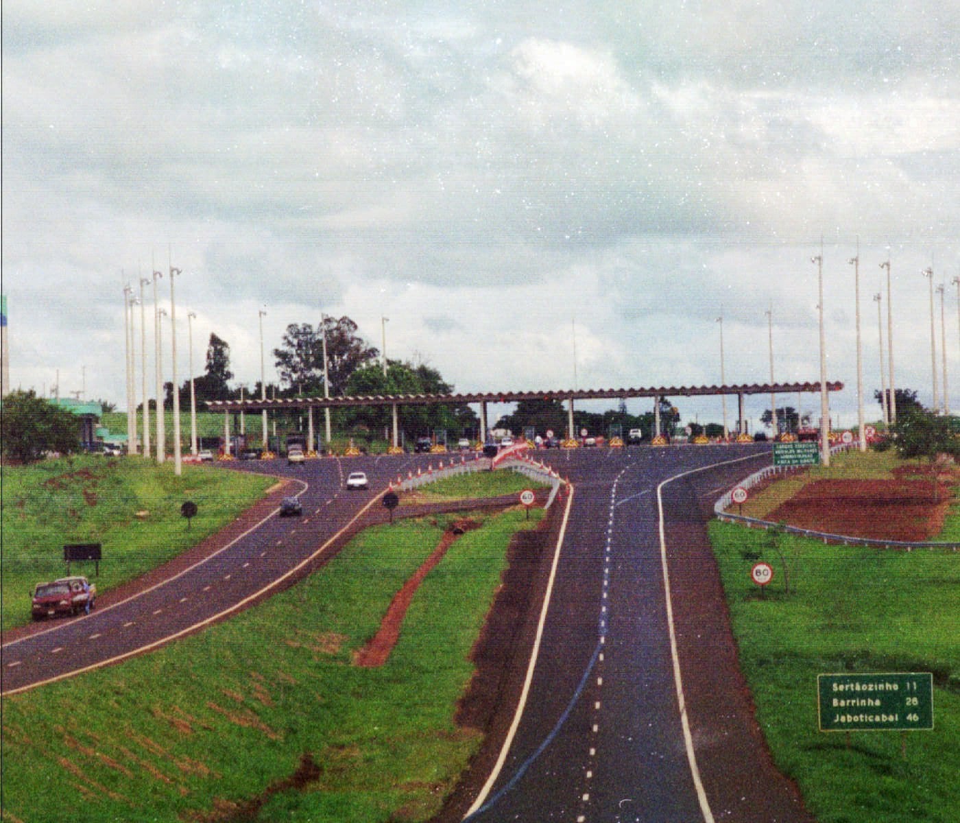 Pedágio em rodovia no interior | Foto: Ernesto Rodrigues/Folhapress
