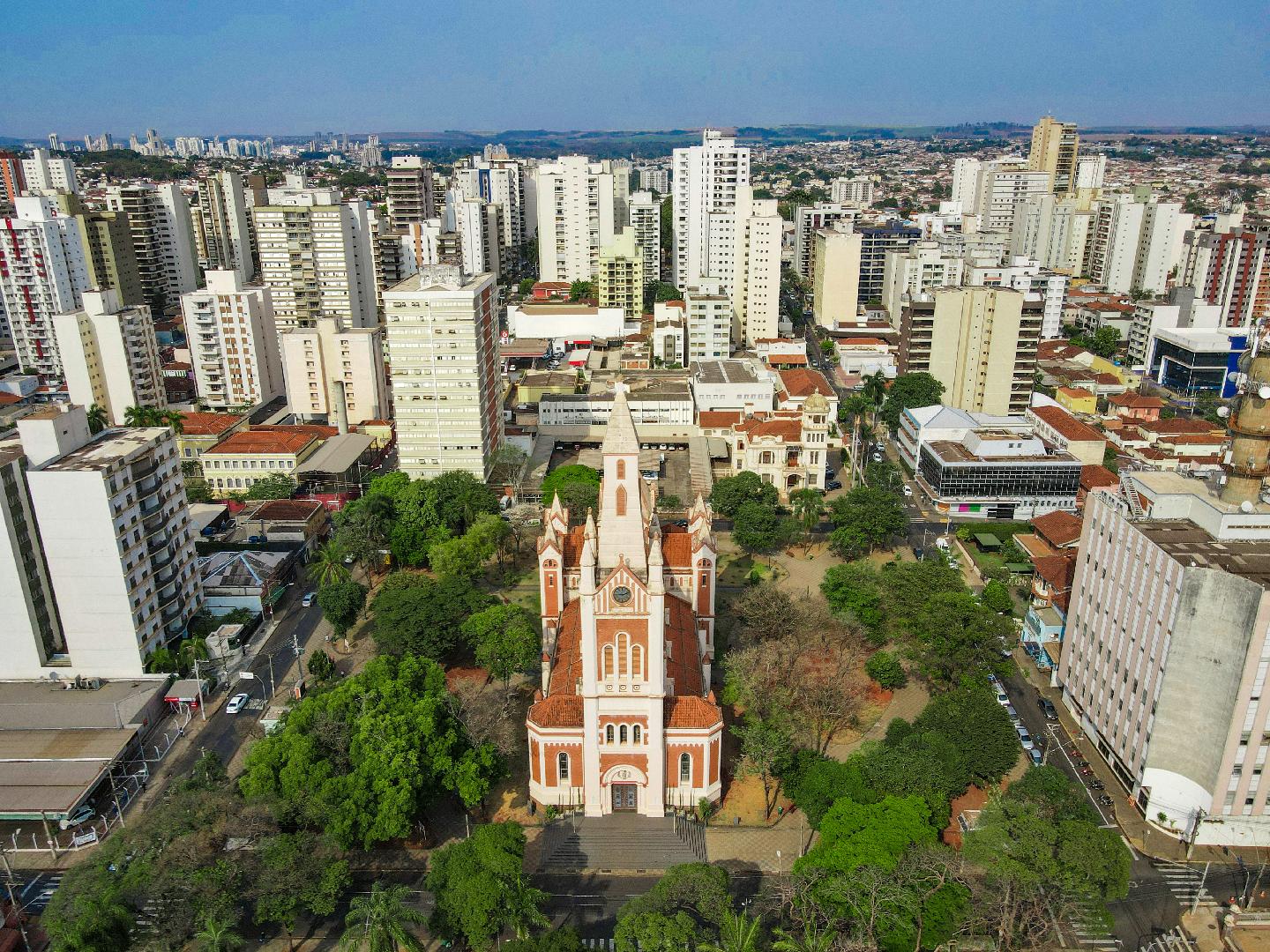 Centro de Ribeirão Orçamento recorde de Ribeirão foi enviado à Câmara