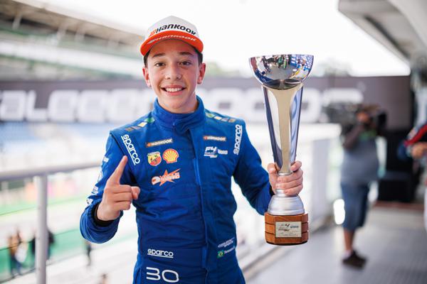 Piloto Vinicius Tessaro (Divulgação/Marcelo Machado/Vicar)