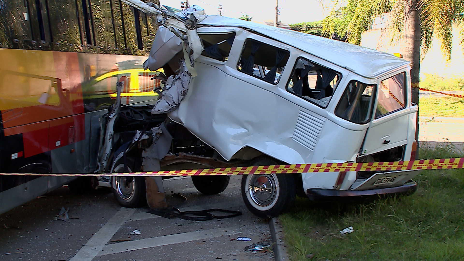 FOTO DESTÓI KOMBI site00