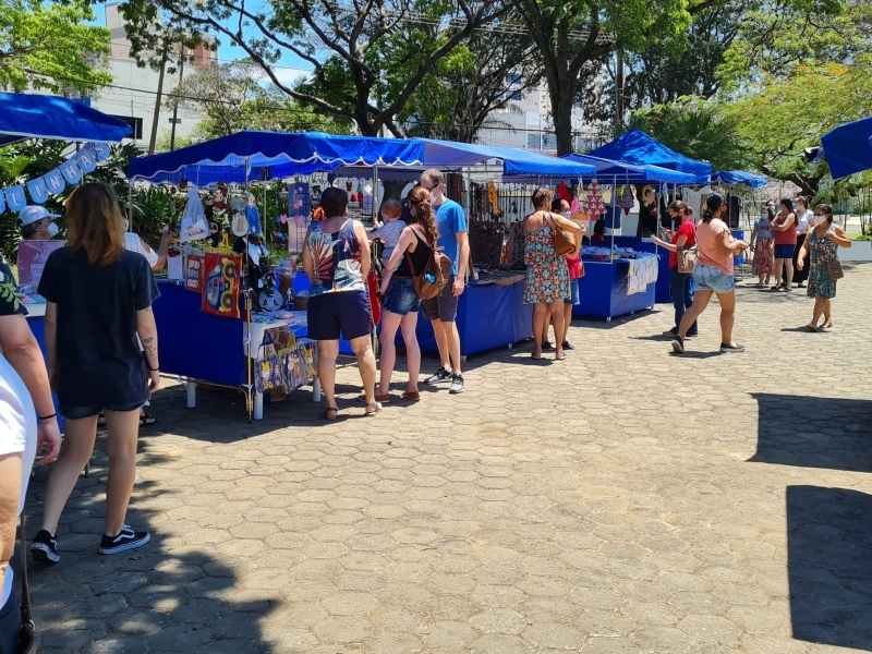 feira na praça