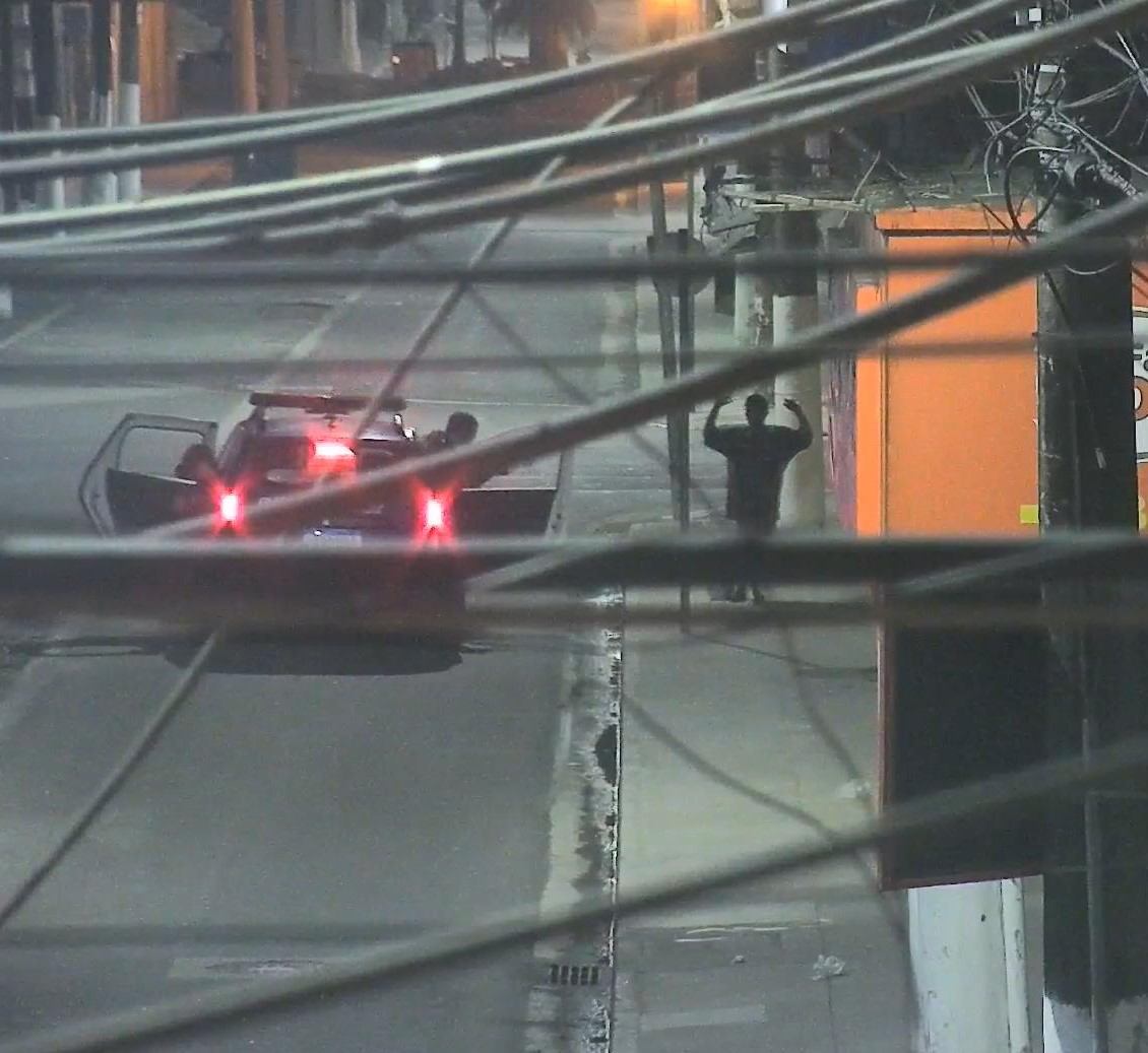 Câmeras flagram e homem é preso pela Guarda Municipal por furto no Centro de Santos 3