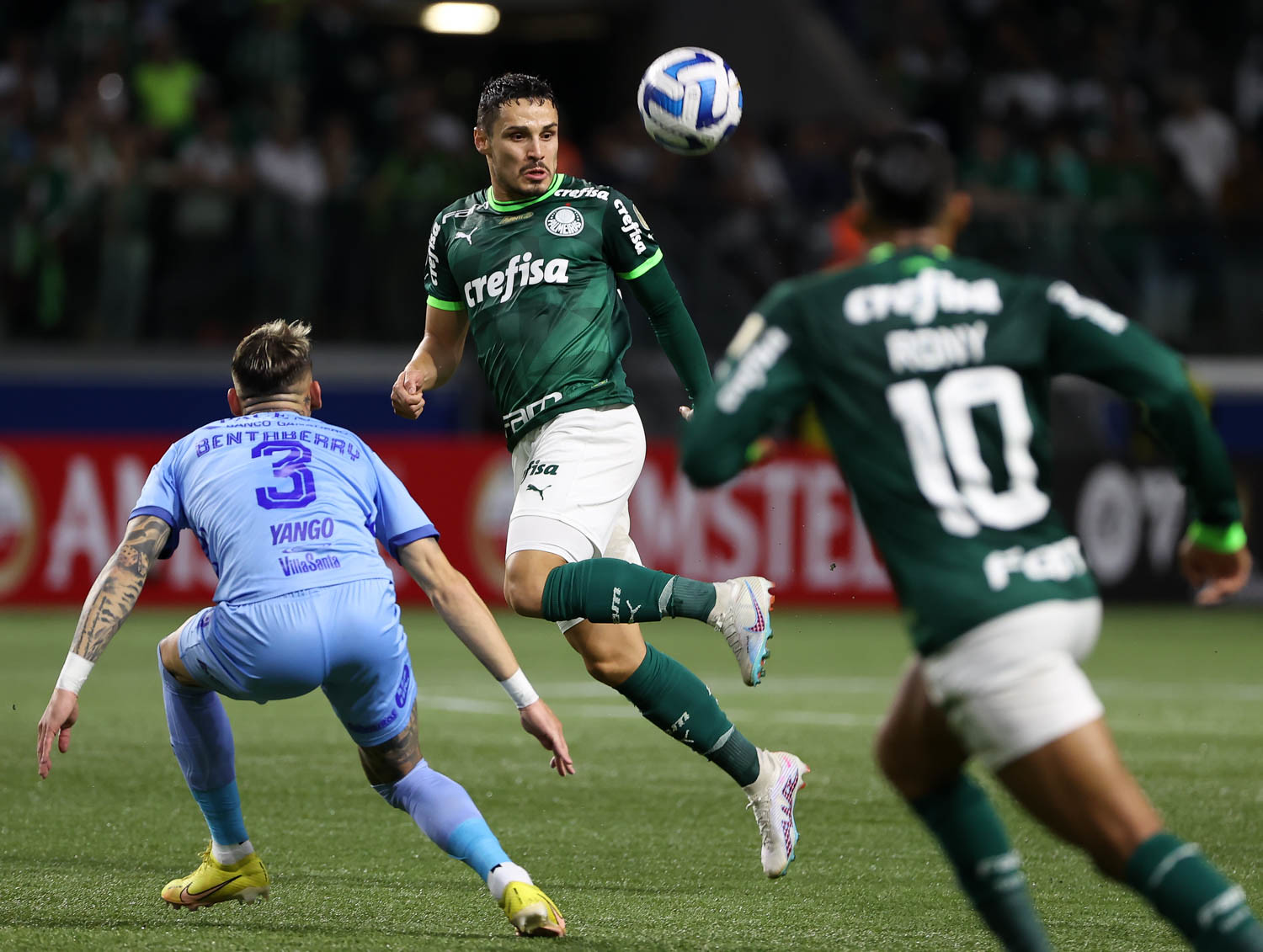 Palmeiras goleia São José e mantém liderança do Brasileirão Feminino