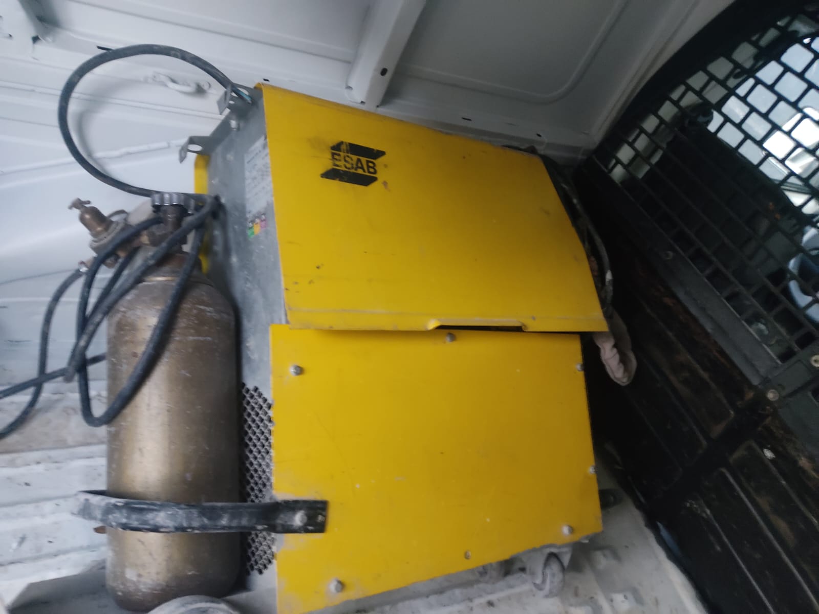 Homem é preso por furtar equipamento de solda de R$ 12 mil Homem é preso por furtar equipamento de solda de R$ 12 mil