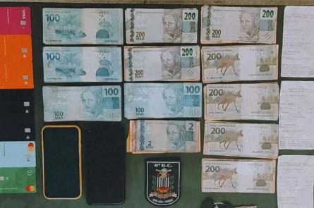 Acusados de golpes de estelionato em Santos são presosapreensão dinheiro