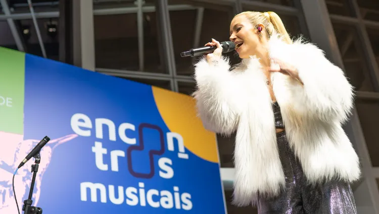 Luiza Possi canta sucessos da carreira no Encontros Musicais