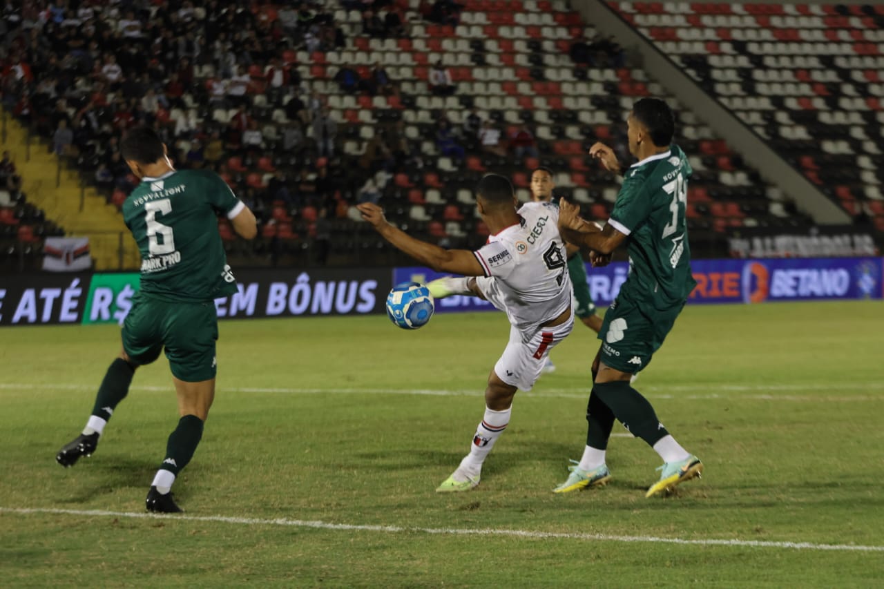 Botafogo vence o Guarani
