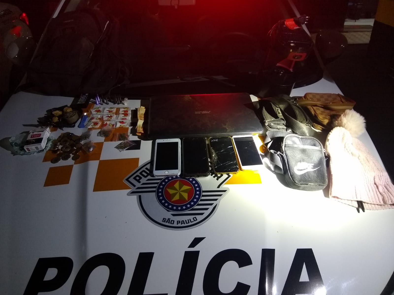 Procurado por roubo é preso com drogas em Rodovia de Campinas Procurado por roubo é preso com drogas em Rodovia de Campinas