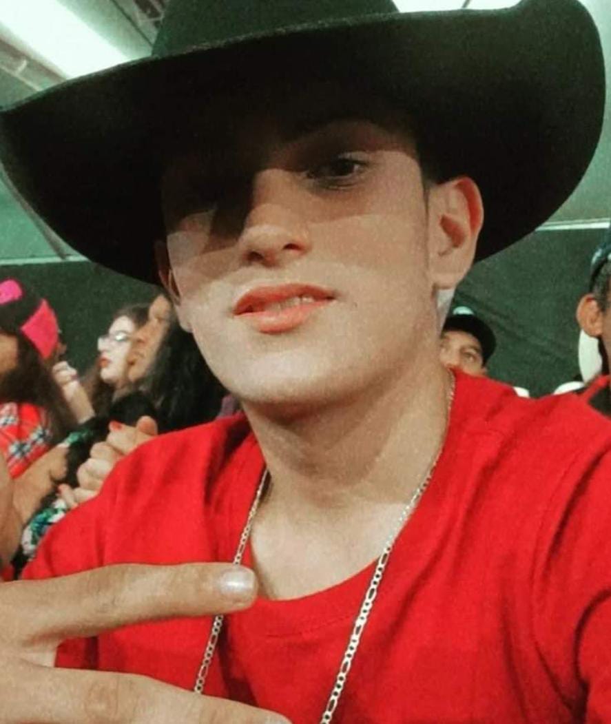 Câmeras de segurança registram momento em que motociclista bate em viatura da GM em Socorro Câmeras de segurança registram momento em que motociclista bate em viatura da GM em Socorro