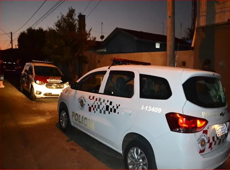 homem esfaqueia filho de 5 meses