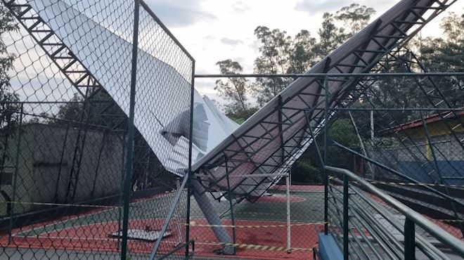 Chuva forte em Mogi Mirim derruba cobertura da quadra de uma escola municipal