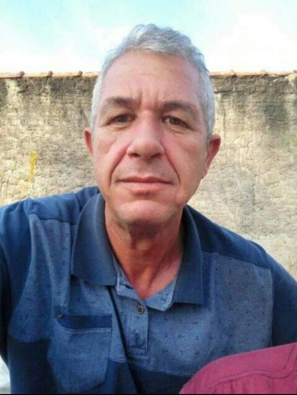 Homem encontrado morto em carro é identificado