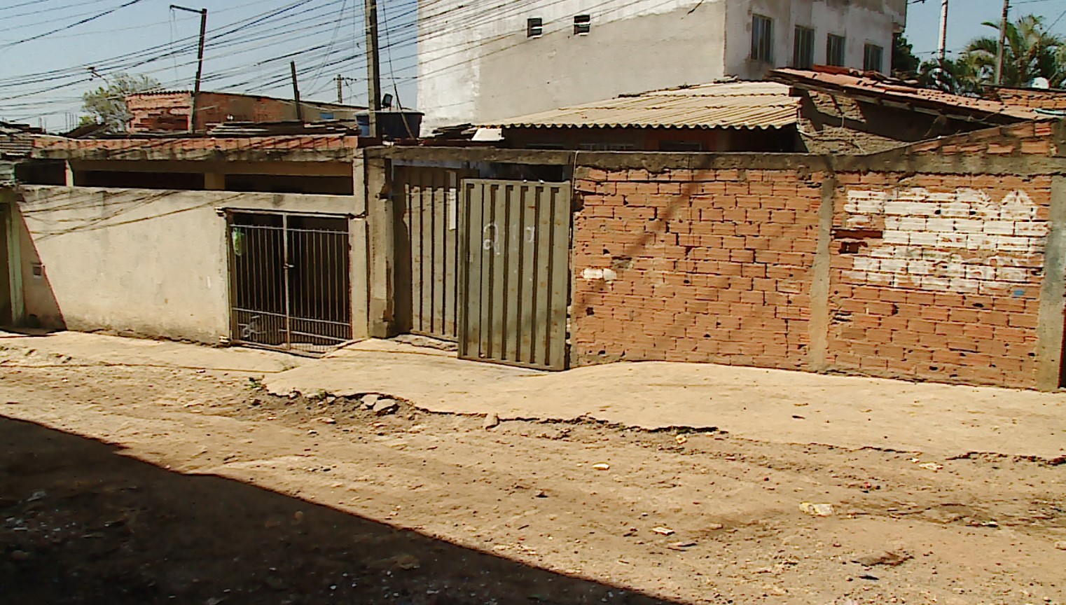 Mulher é esfaqueada pelo ex-marido em Campinas Segundo a guarda municipal ela foi golpeada com oito a dez facadas em regiões vitais