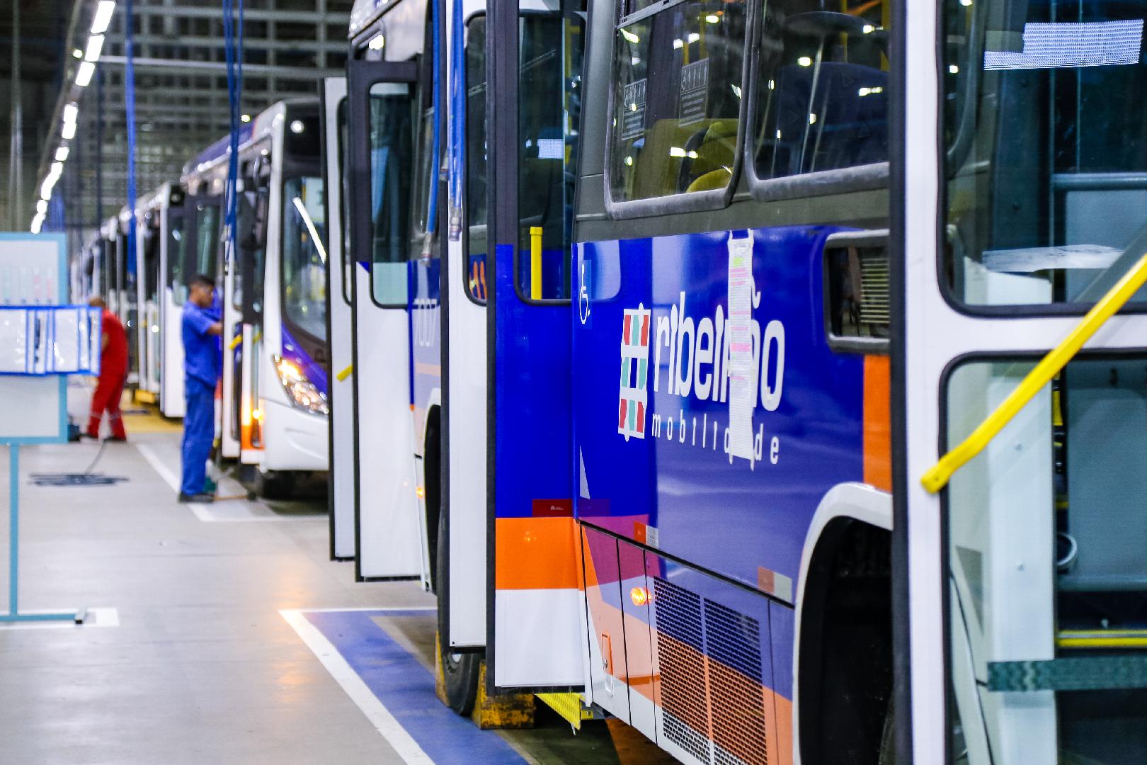 Novos ônibus passam a circular na segunda-feira