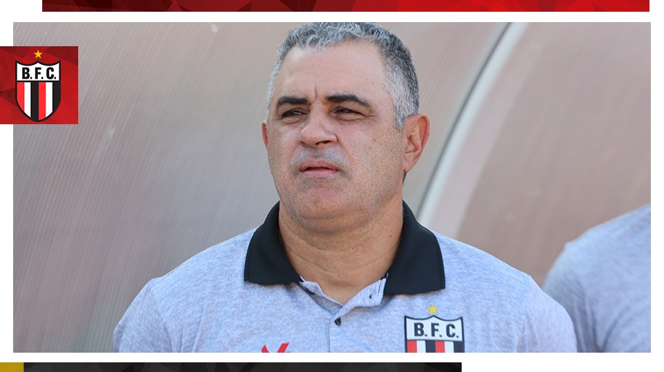 Botafogo vence e dá sobrevida ao técnico Chamusca