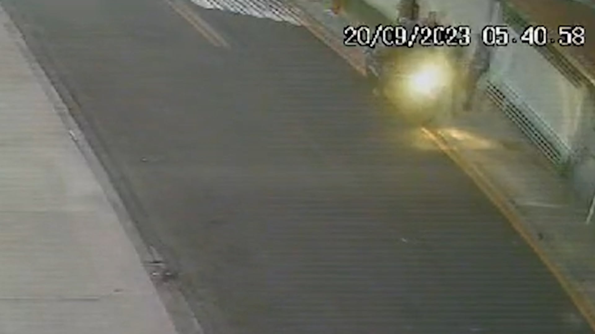 Criminosos fazem arrastão em ponto de ônibus de Campinas Criminosos fazem arrastão em ponto de ônibus de Campinas