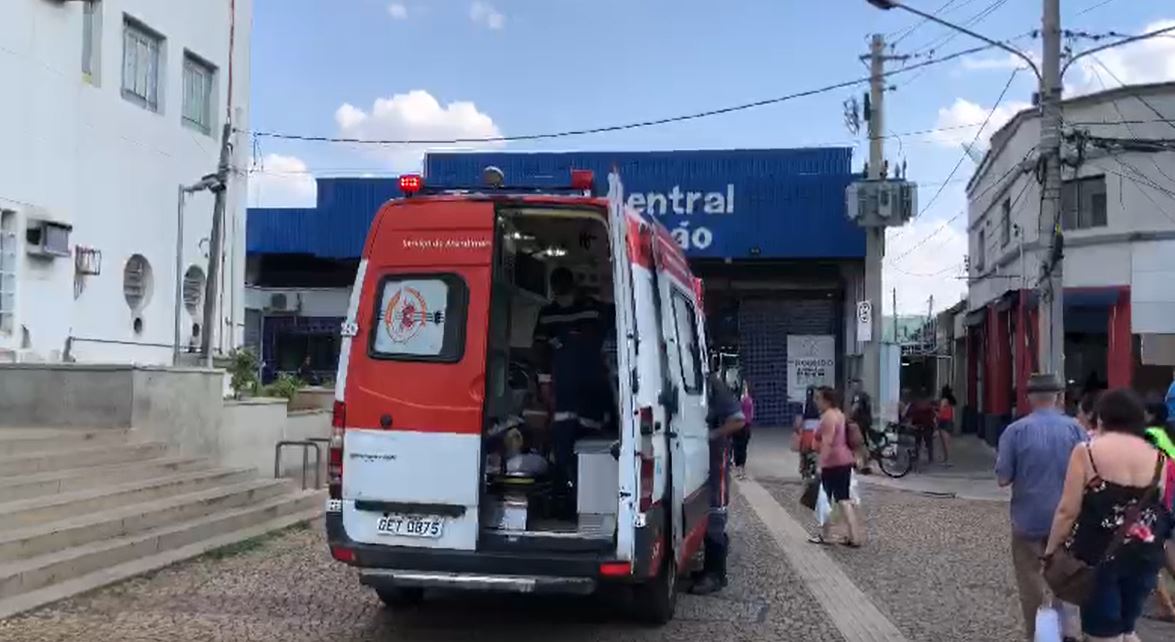 Homem é esfaqueado em frente ao Terminal Central em Piracicaba Homem é esfaqueado em frente ao Terminal Central em Piracicaba