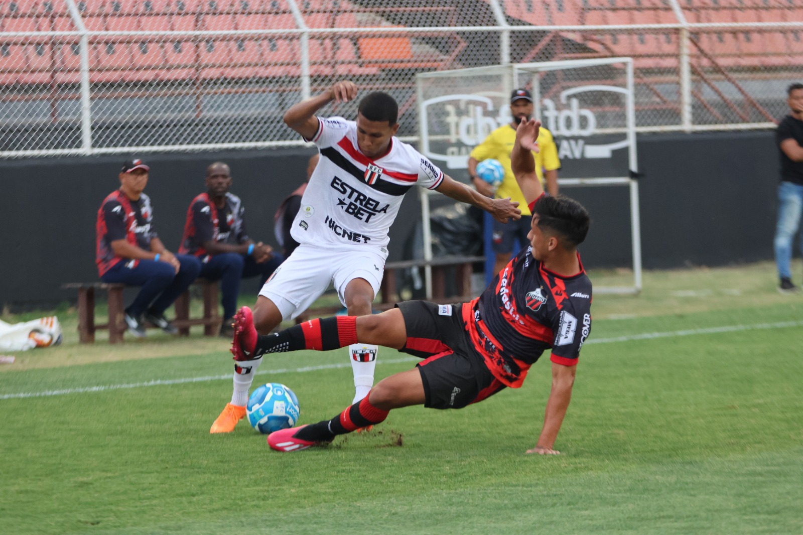 Botafogo empata com Ituano e vê rebaixamento mais distante