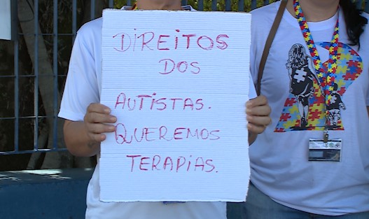 Mães de autistas denunciam falta de atendimento médico em Campinas Mães de autistas denunciam falta de atendimento médico em Campinas