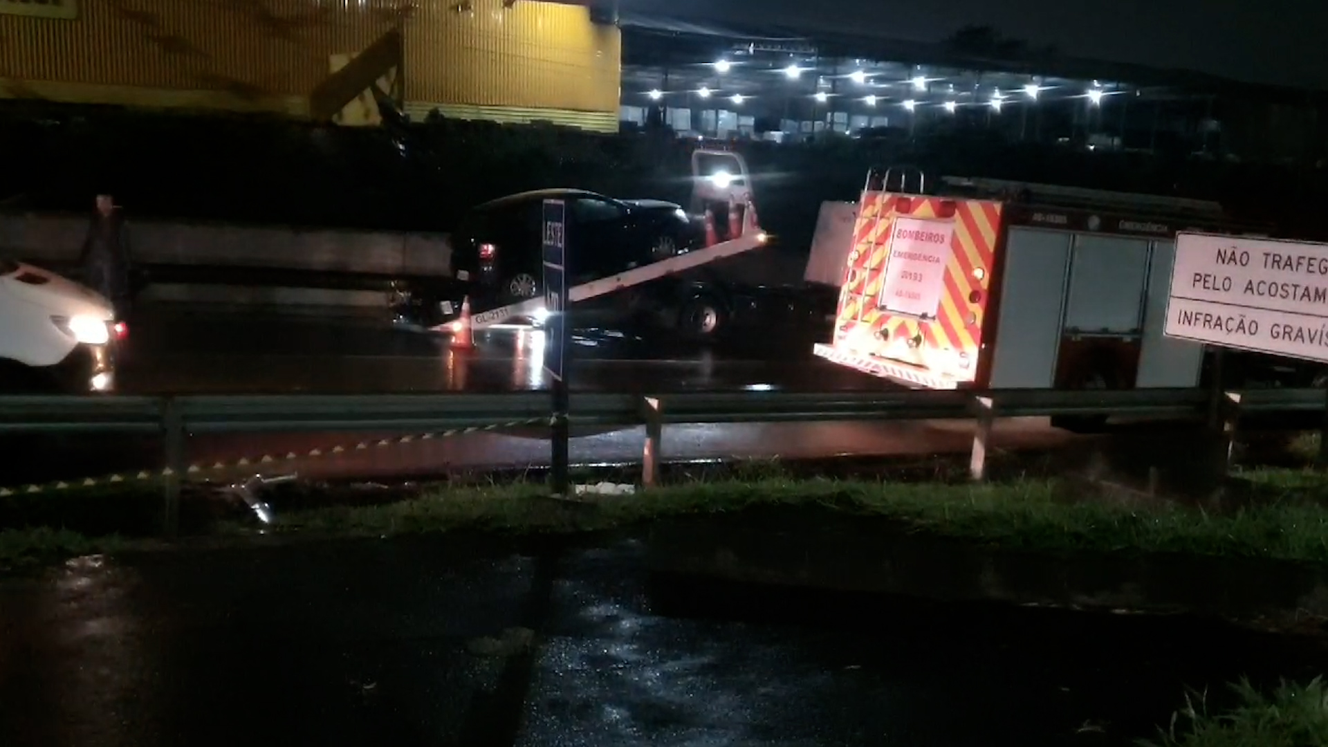 Motociclista morre após colisão frontal com carro na contramão Motociclista morre após colisão frontal com carro na contramão