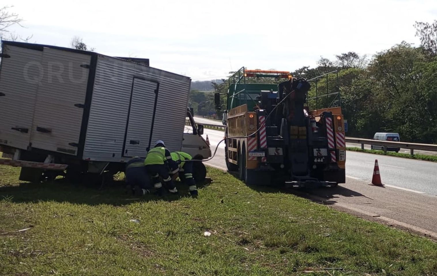 Motorista morre em acidente na Portinari Eixo do caminhão solta e provoca acidente com morte na Cândido Portinari