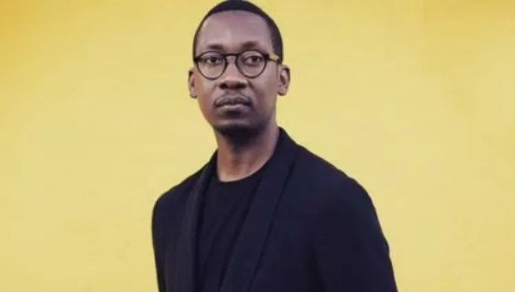 “Minha pátria é a língua pretuguesa”: Kalaf Epalanga, escritor e músico, é o primeiro convidado internacional do Mais Preta