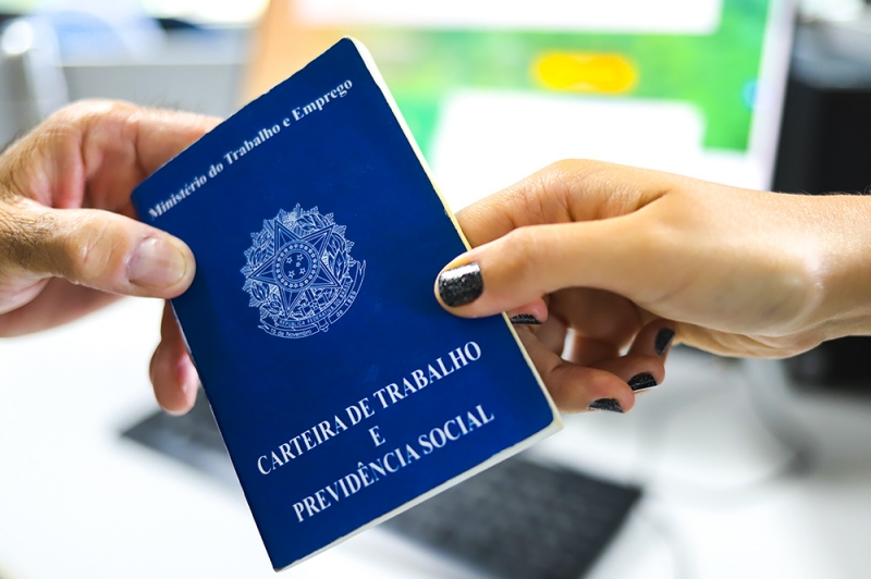 Santa Bárbara oferece mais de mil vagas de emprego a partir desta segunda-feira Santa Bárbara oferece mais de mil vagas de emprego a partir desta segunda-feira