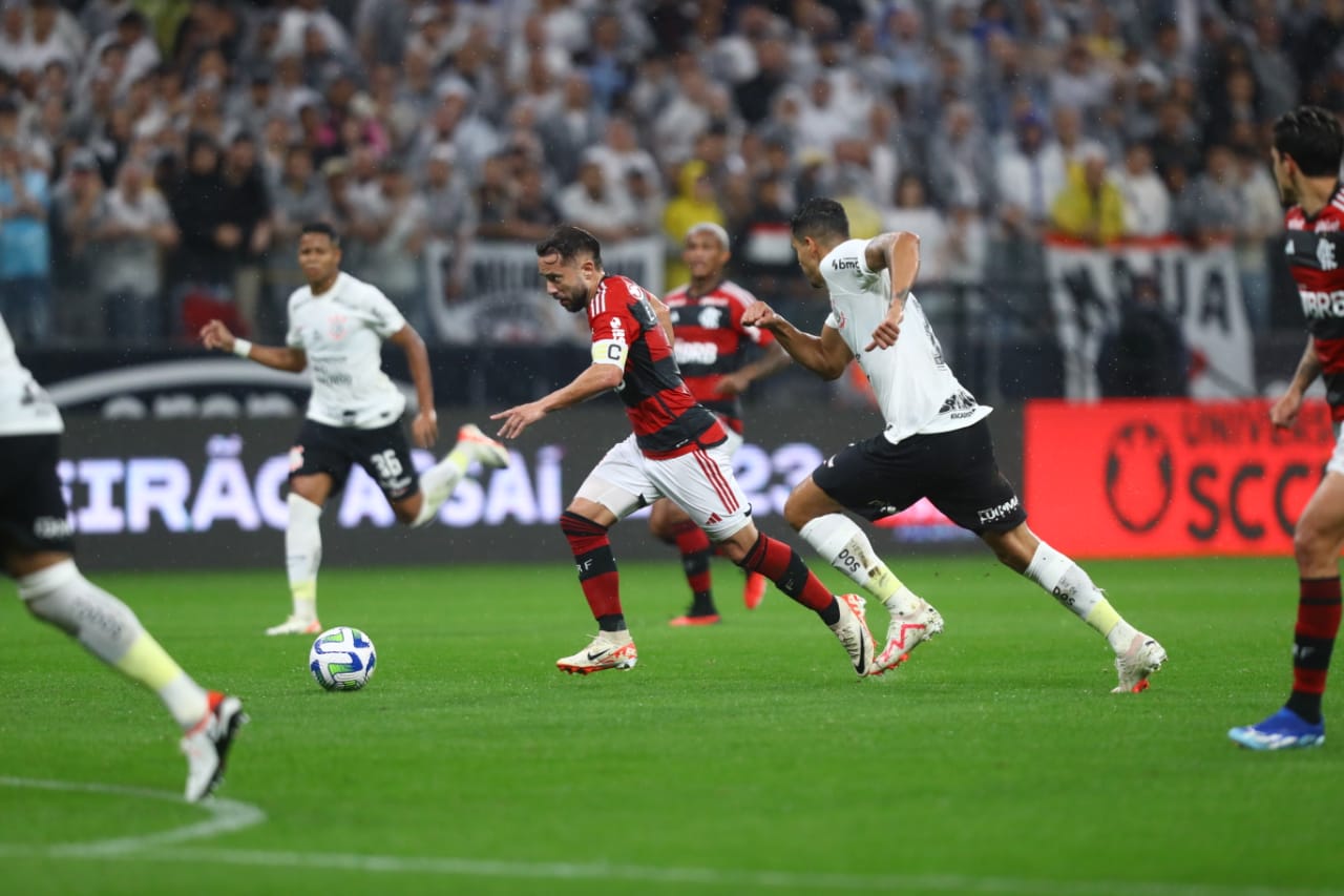 Corinthians arranca empate com Fortaleza no fim e sai da parte