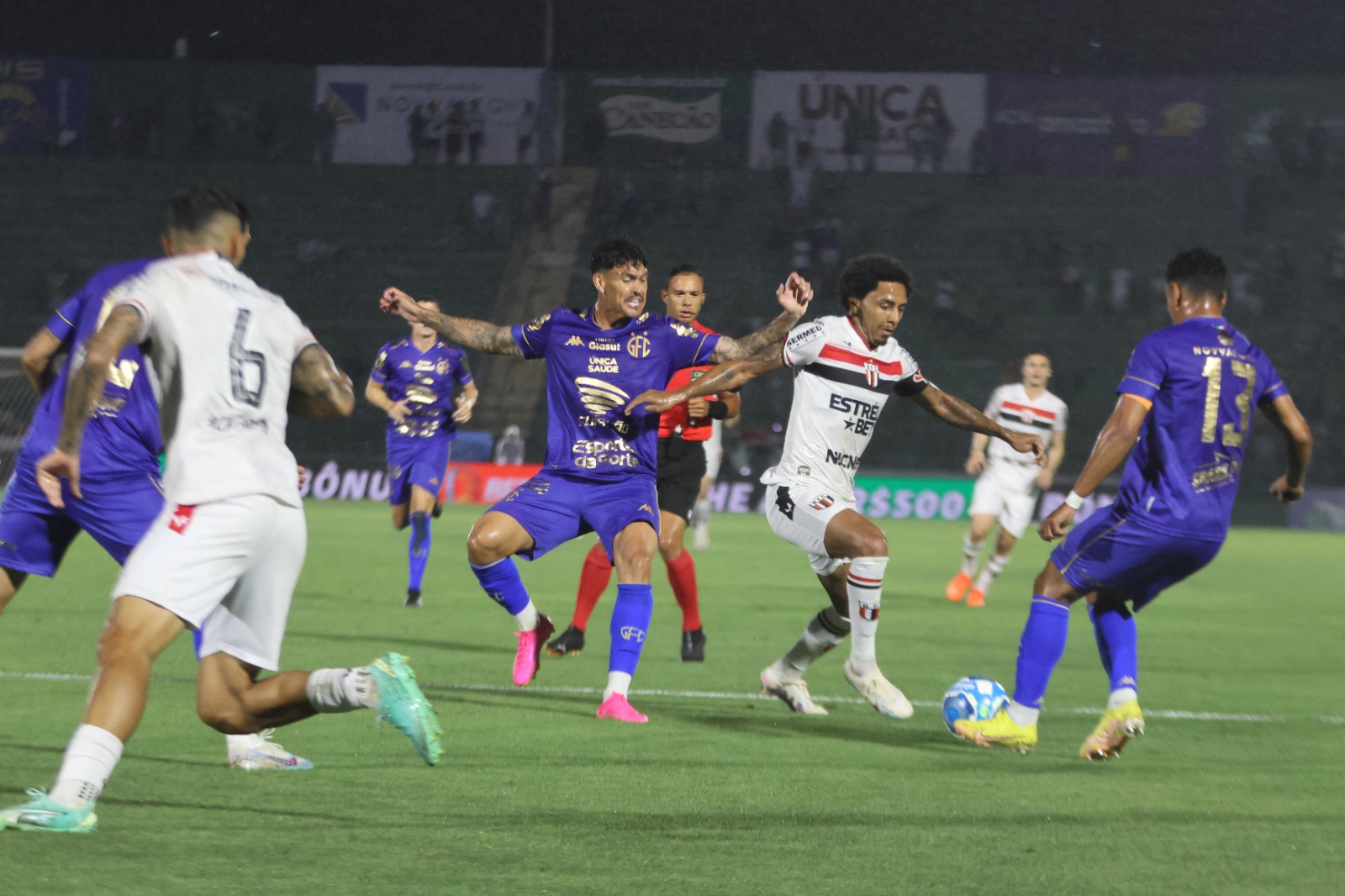 Botafogo vence o Guarani e garante vaga na Série B