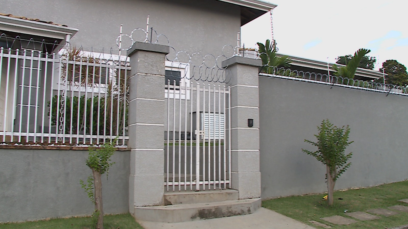 Quadrilha invade casa durante a madrugada em Atibaia