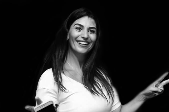 Velório da fotógrafa morta durante procedimento estético acontece em Cosmópolis