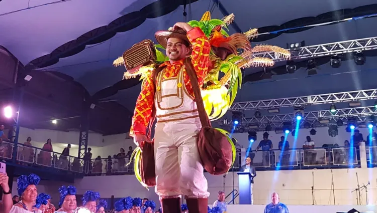 Águia de Ouro celebra 100 anos do rádio no Brasil no carnaval 2024