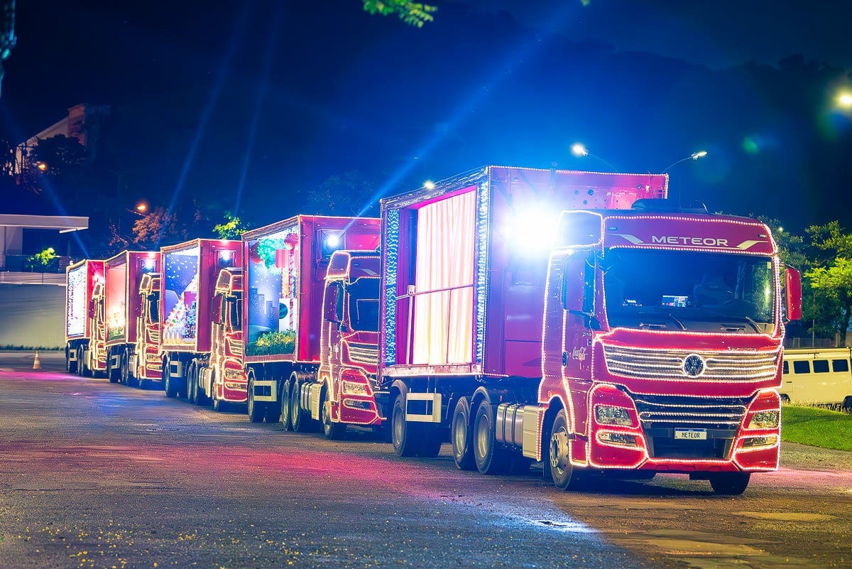 Caravana de Natal da Coca Cola chega RCM neste s bado