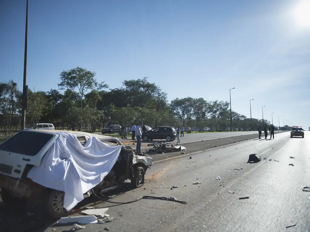 Acidente de carro - Marcelo Camargo/Agência Brasil Acidente de carro - Marcelo Camargo/Agência Brasil