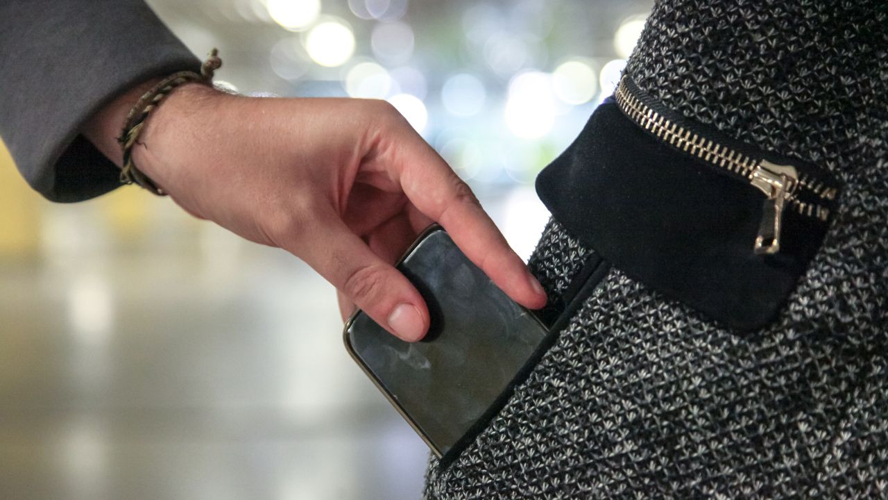 Na última terça-feira, um homem teve seu celular furtado durante 'golpe da sedução'. O crime aconteceu em distrito de Piracicaba.